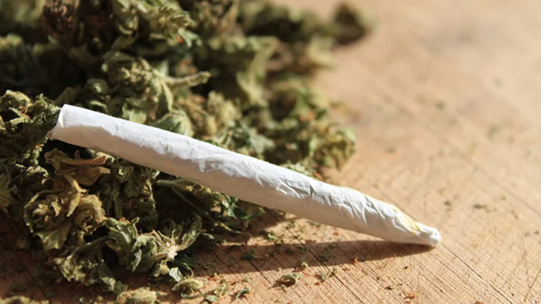 Mischkonsum: warum Risiken bei Alkohol und Nikotin steigen können